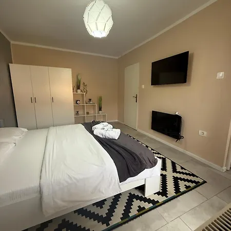 S&s Parcare La Locatie !!! *