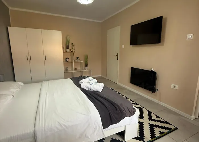 S&s New Parcare La Locație !!! *